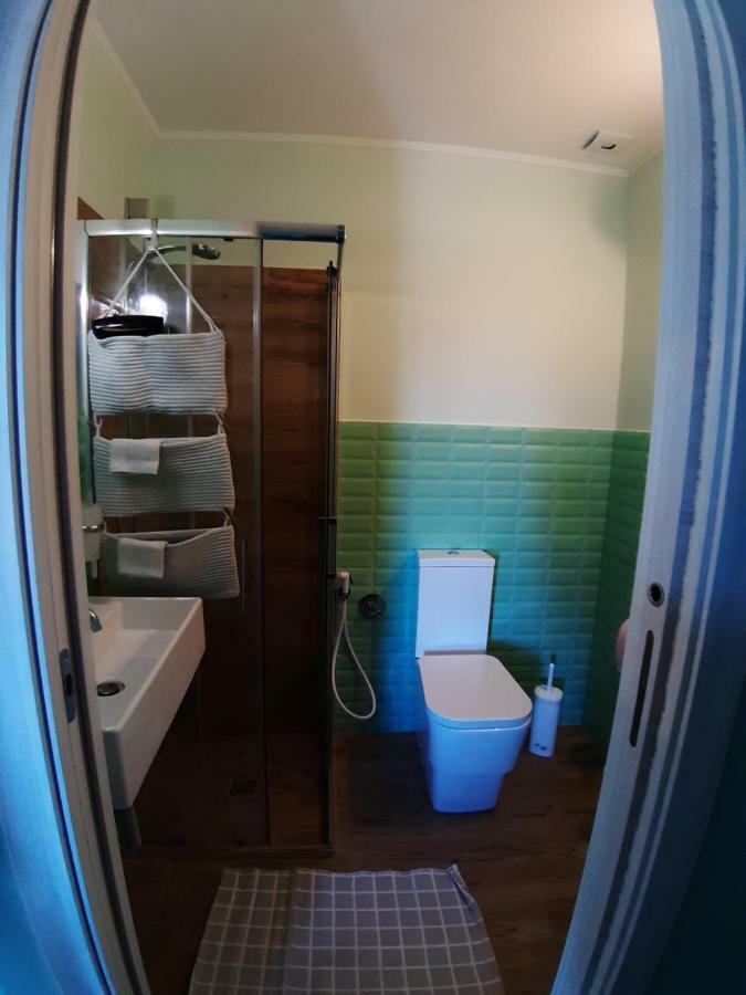 L.T. Metis Hotel Ачиреале Екстериор снимка